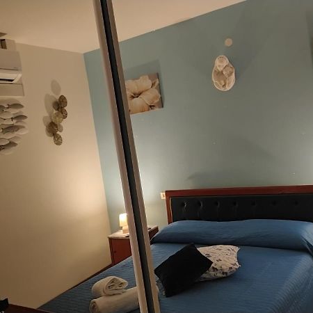 Affittacamere Lo Scoiattolo Di Mannocchi Lorella Porto SantʼElpidio Buitenkant foto