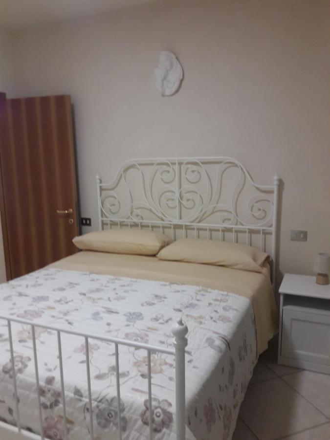 Affittacamere Lo Scoiattolo Di Mannocchi Lorella Porto SantʼElpidio Buitenkant foto