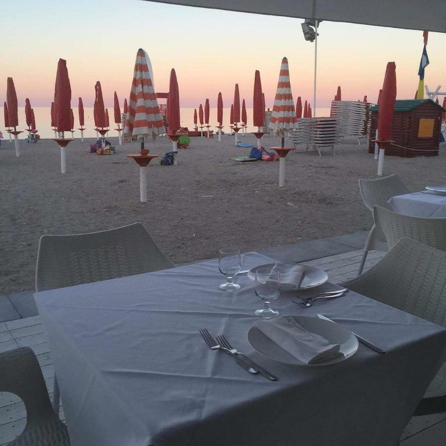 Affittacamere Lo Scoiattolo Di Mannocchi Lorella Porto SantʼElpidio Buitenkant foto